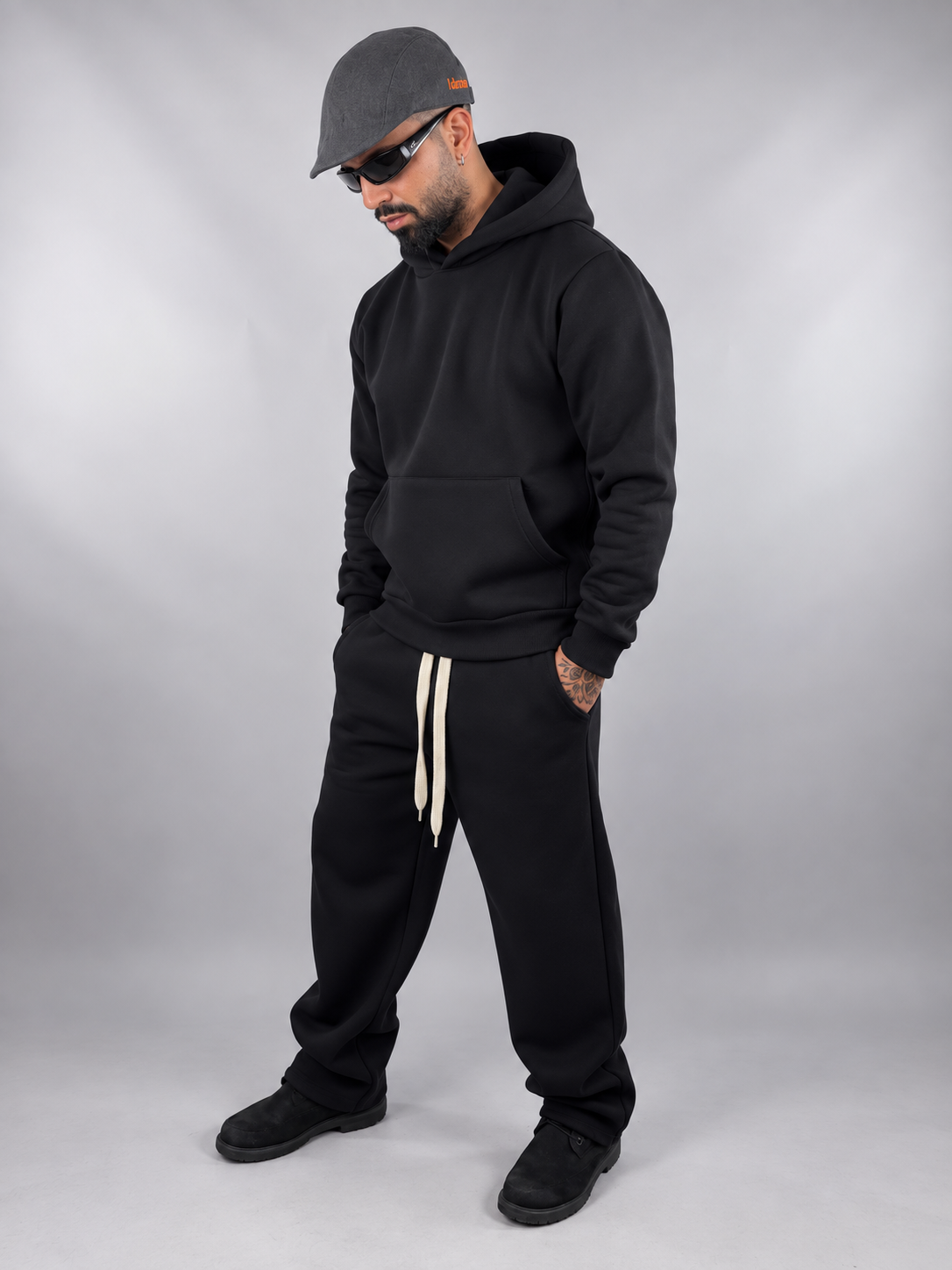 Tuta “Essential Relaxed” Black